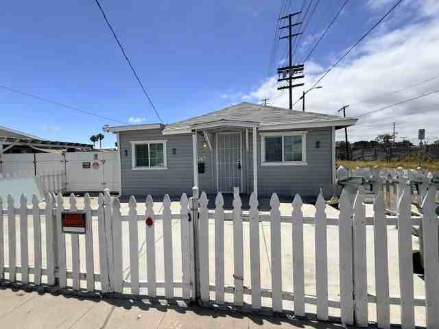947 Dominguez Ave ##1/2