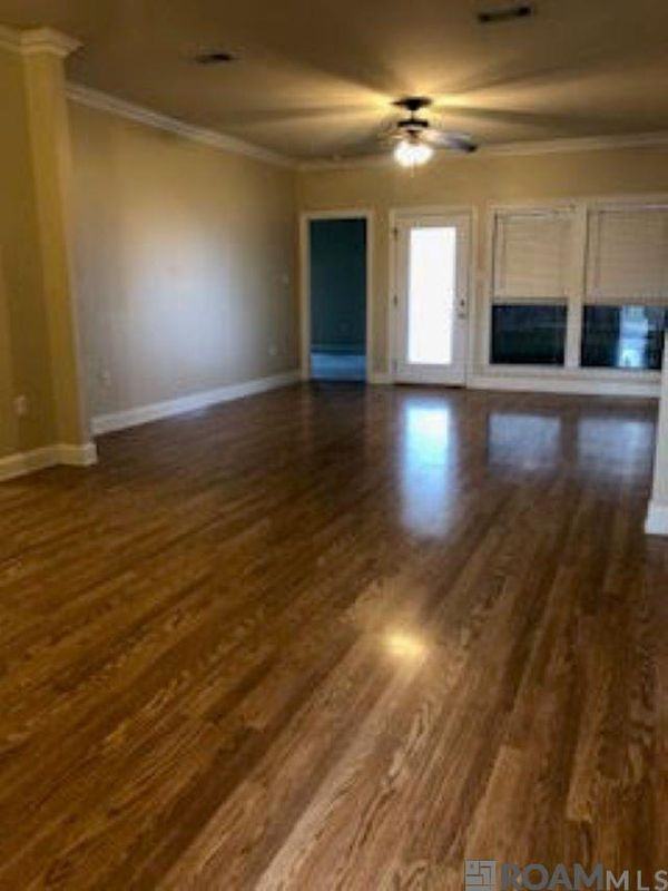 25445 Black Lake Ave - Photo 2 of 12