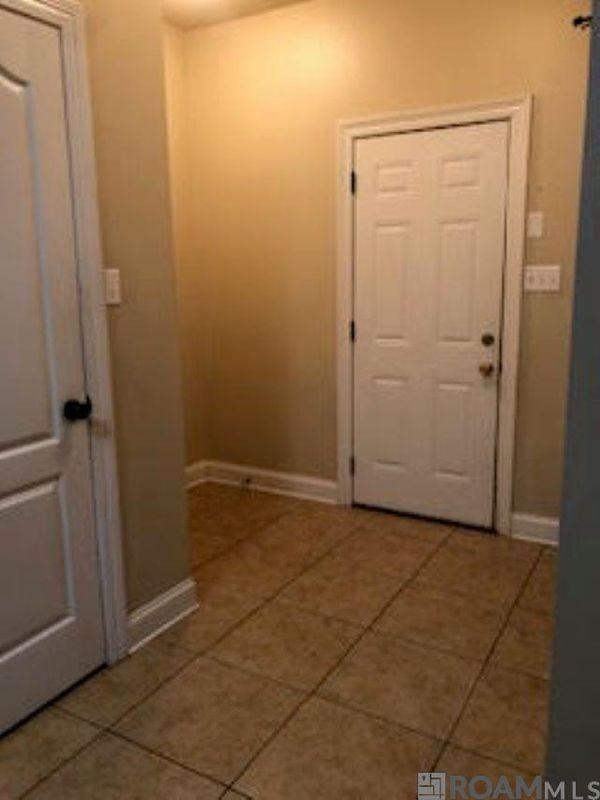 25445 Black Lake Ave - Photo 5 of 12