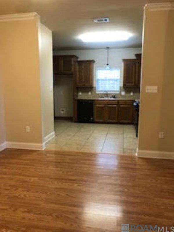 25445 Black Lake Ave - Photo 6 of 12