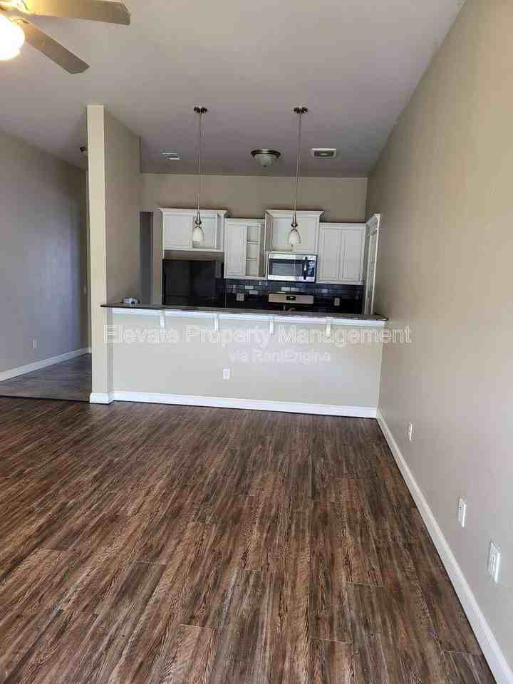 2214 Kintyre Rd - Photo 3 of 10