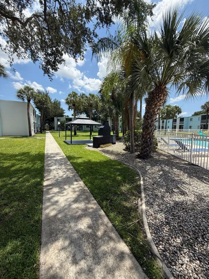 Peppertree Apartments - Photo 6 of 12