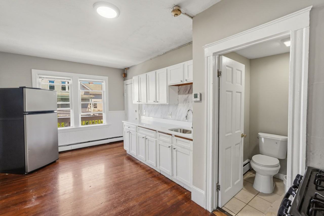 134 Rathbun St - Photo 2 of 15