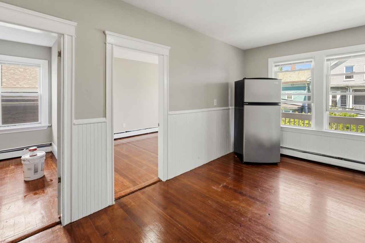 134 Rathbun St - Photo 4 of 15