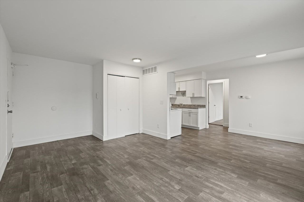 French Quarter Apartments - Photo 5 of 15
