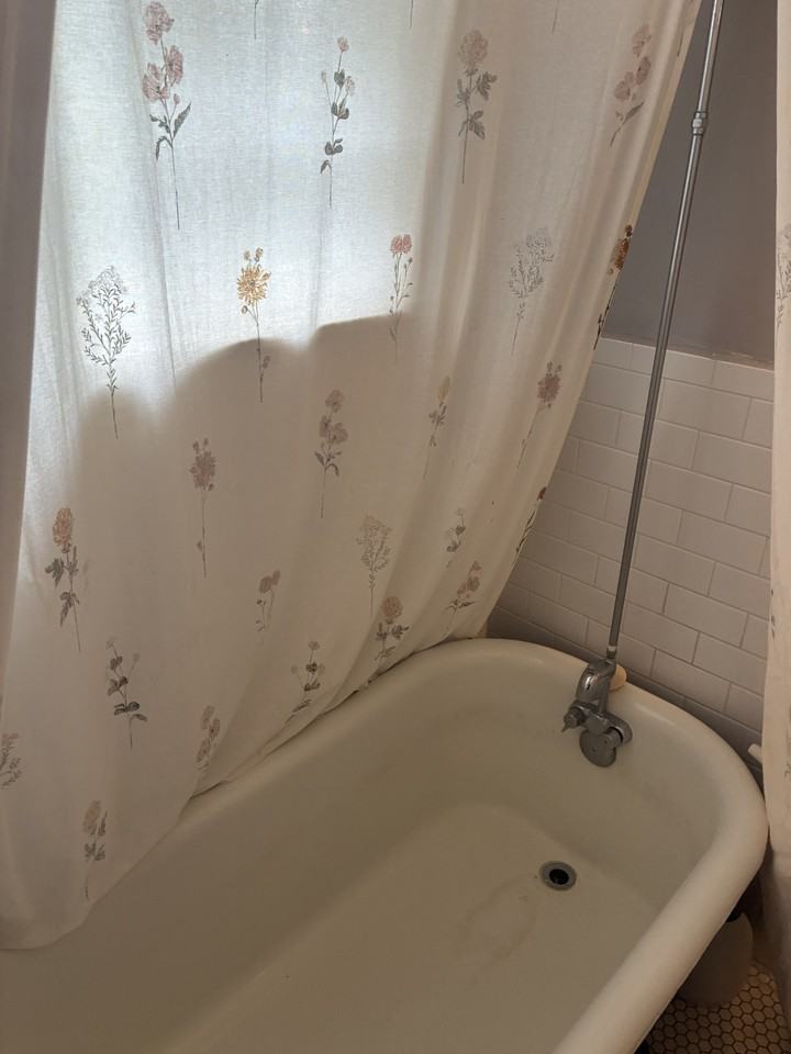 2504 Esplanade Ave - Photo 4 of 11