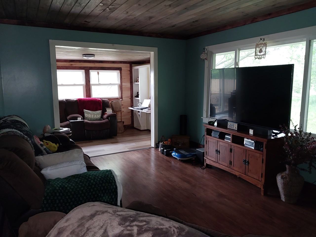 8669 Powell Rd - Photo 3 of 18