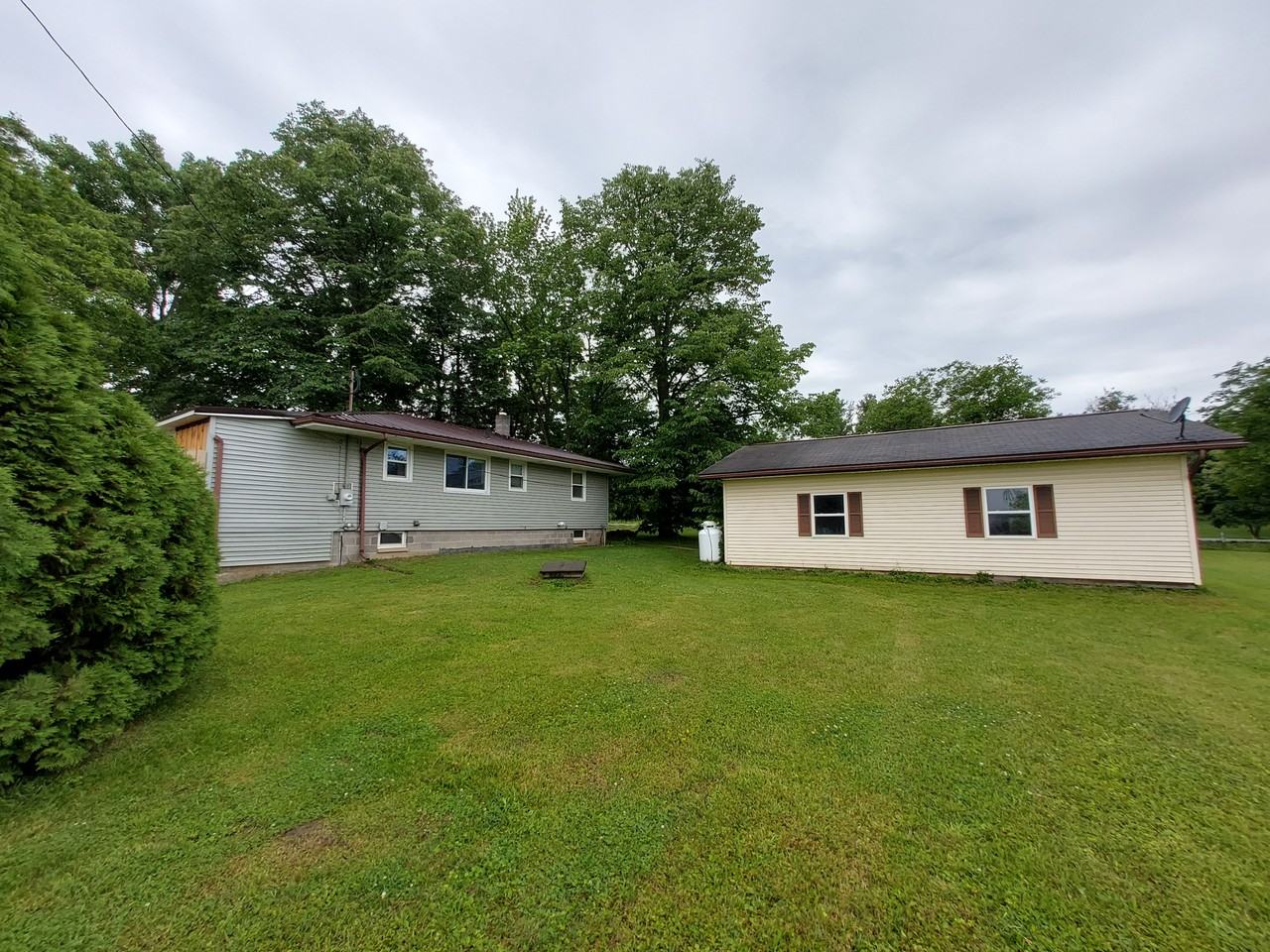 8669 Powell Rd - Photo 7 of 18