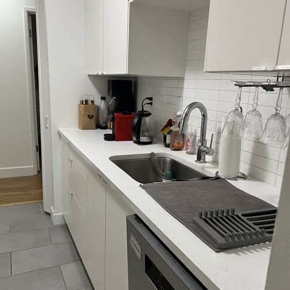 Yew St & W 8th Ave #205 - Photo 5 of 9