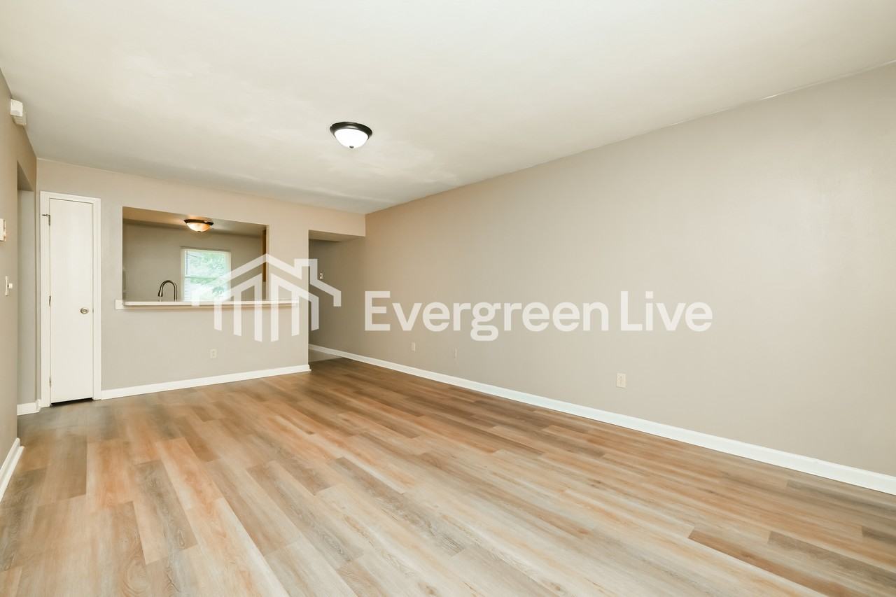 217 Euclid Ave - Photo 3 of 15