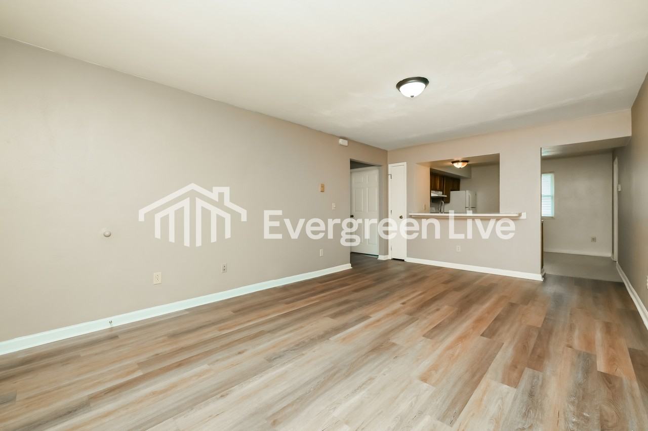 217 Euclid Ave - Photo 4 of 15