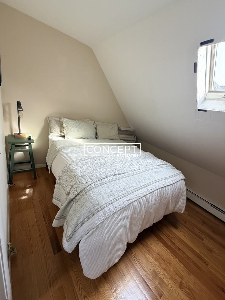 23 Forest Hills St #3 - Photo 7 of 18