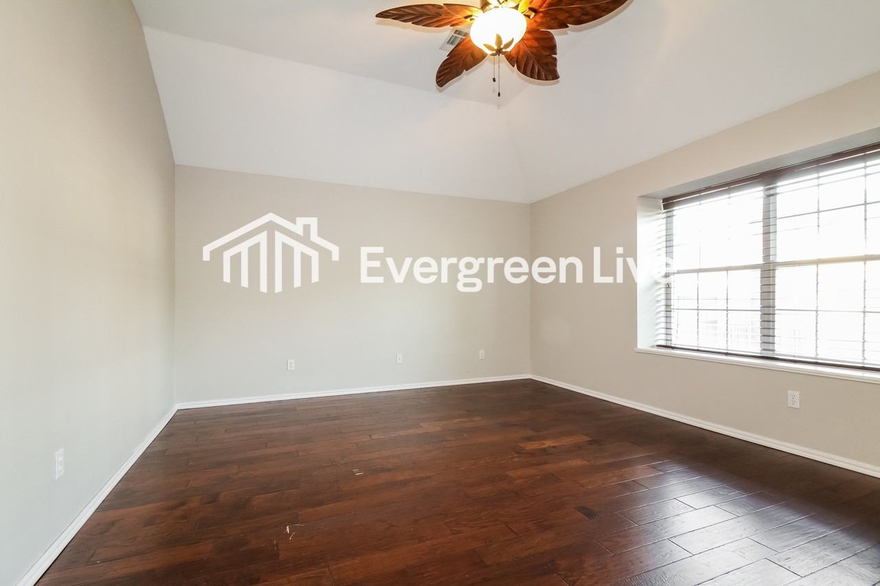 2809 Victoria Dr - Photo 7 of 15