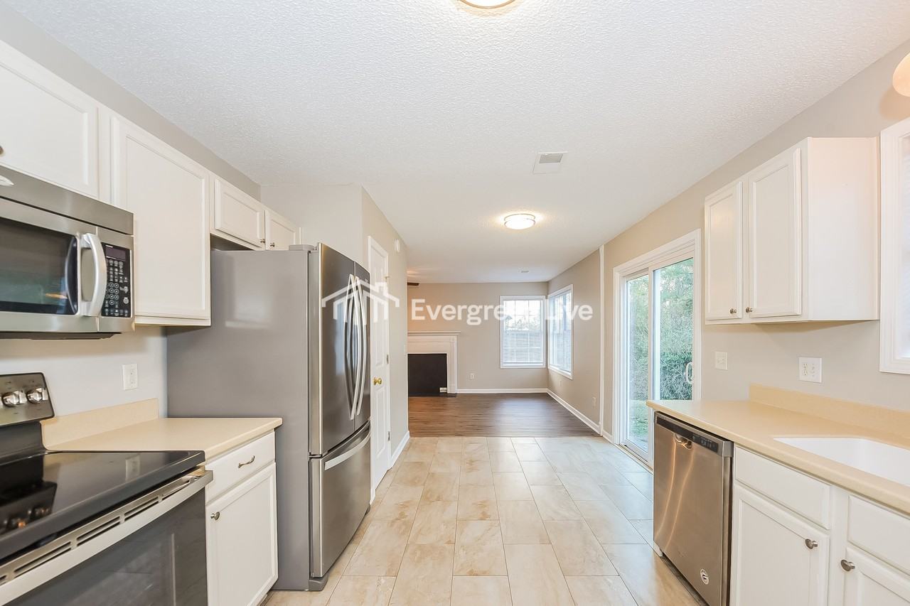 217 Autumn Woods Dr - Photo 4 of 14
