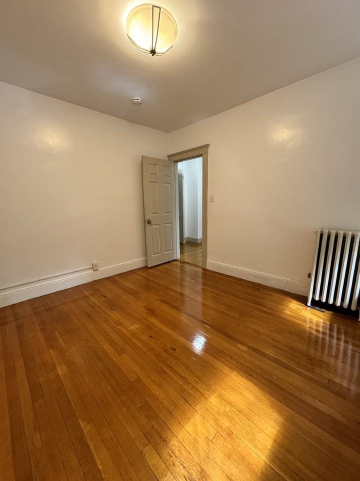 Sidlaw Rd #8 - Photo 3 of 25