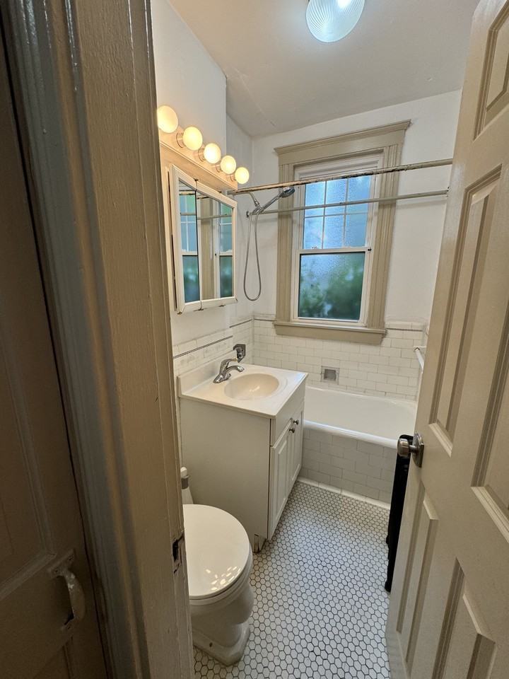 Sidlaw Rd #8 - Photo 7 of 25
