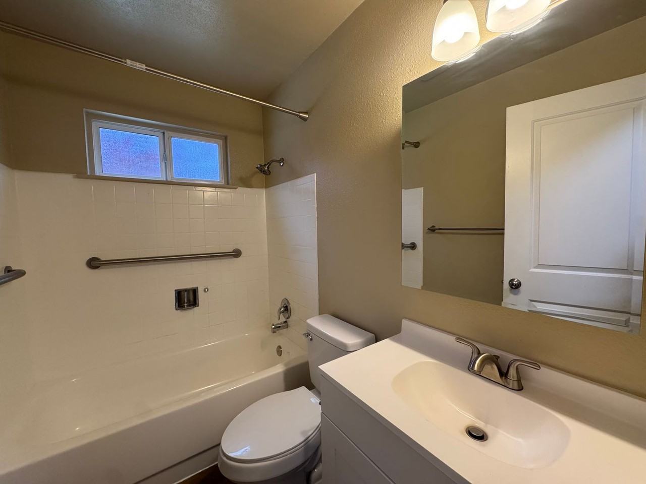 6102 6th Ave - Photo 7 of 23