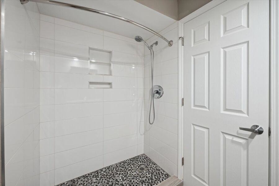 3838 W Sylvania Ave - Photo 6 of 20