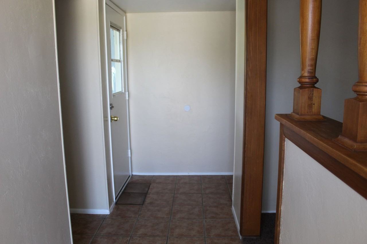 2109 Belvedere Ave - Photo 2 of 15