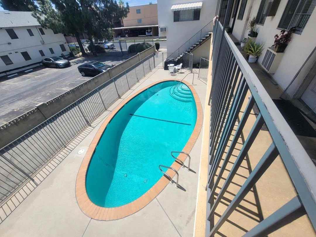8720 OWENSMOUTH AVE - Photo 5 of 6
