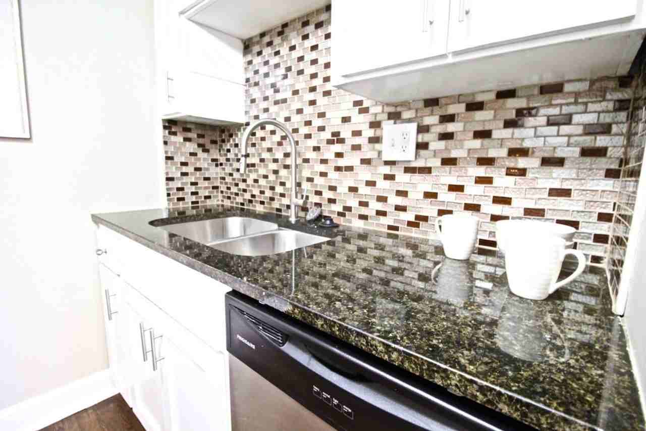 Plaza La Belle Apartments - Photo 5 of 50