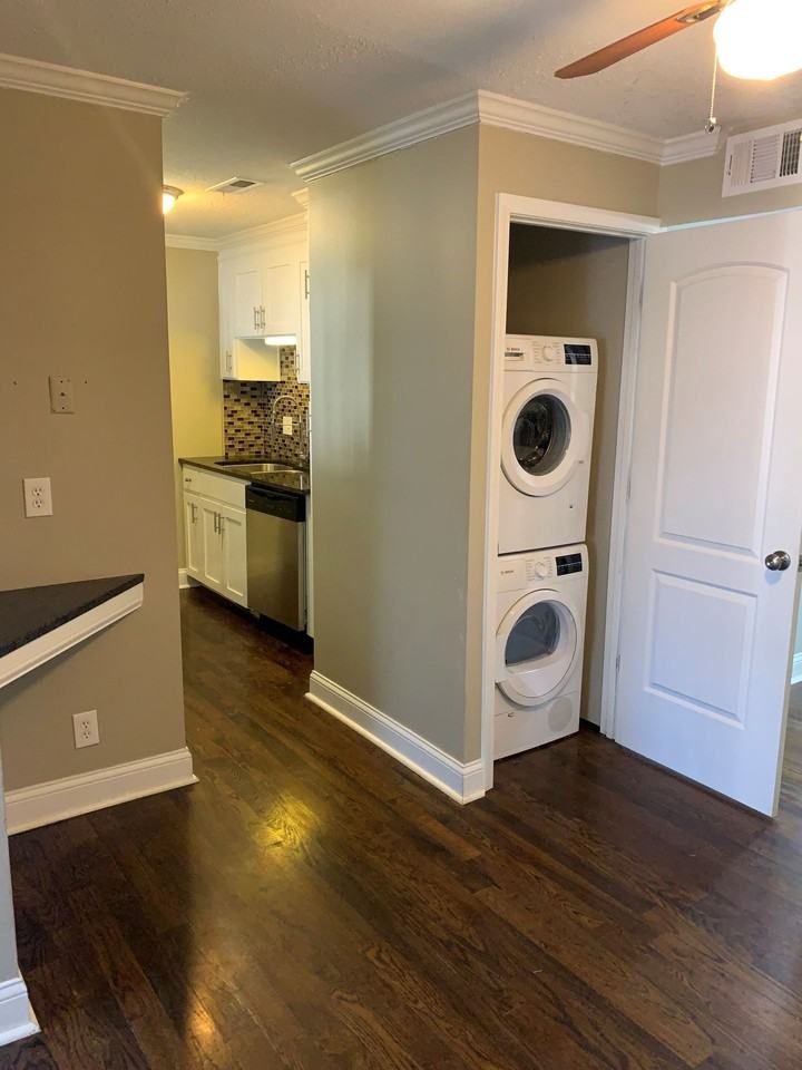 Plaza La Belle Apartments - Photo 6 of 50