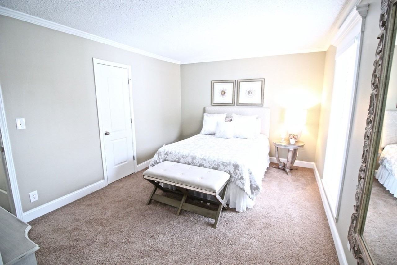 Plaza La Belle Apartments - Photo 7 of 50