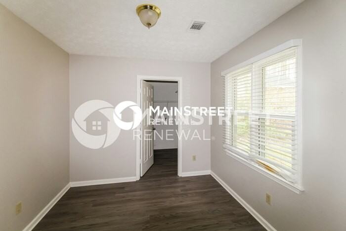 608 Hunters Cove Ln - Photo 6 of 16