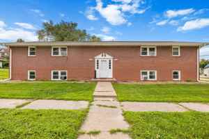 featured image of 413 S 2nd St