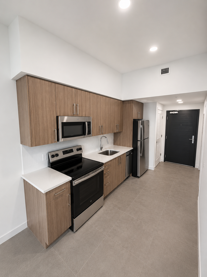 2001 Van Buren St #389