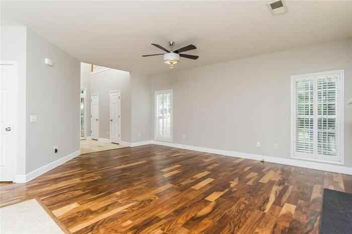 10870 Kimball Crest Dr - Photo 5 of 21