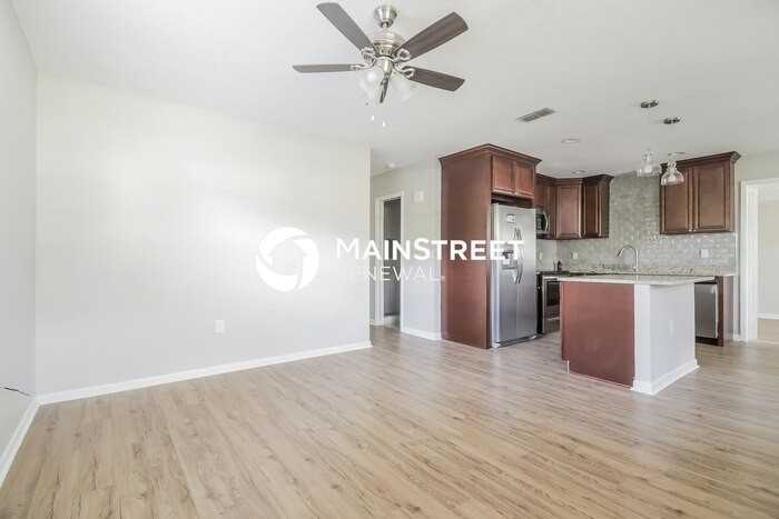 2906 Paine Ln - Photo 2 of 16
