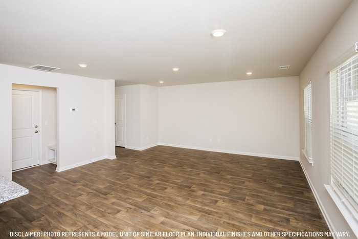 403 Oceania Neck Ct - Photo 5 of 9