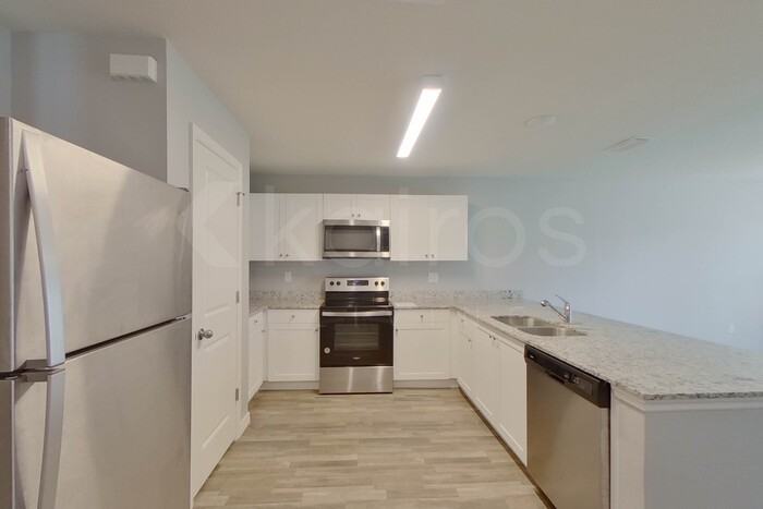 2830 Nw 11th St - Photo 3 of 6