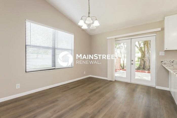 720 Patricia Pl - Photo 3 of 16