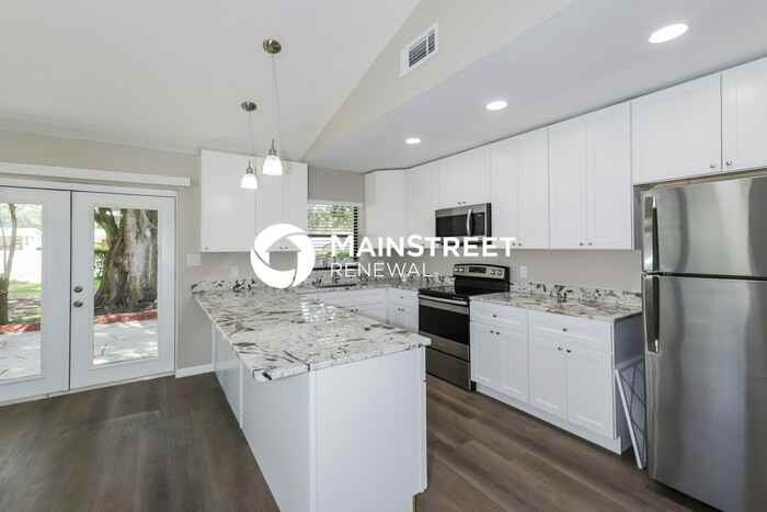 720 Patricia Pl - Photo 6 of 16