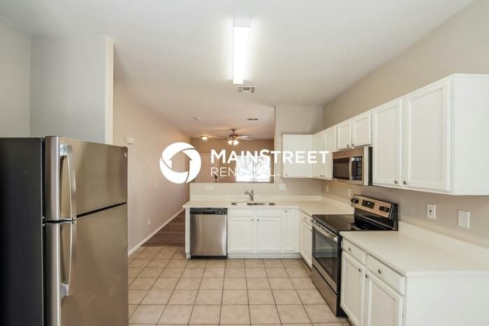 13137 W Calavar Rd - Photo 4 of 16