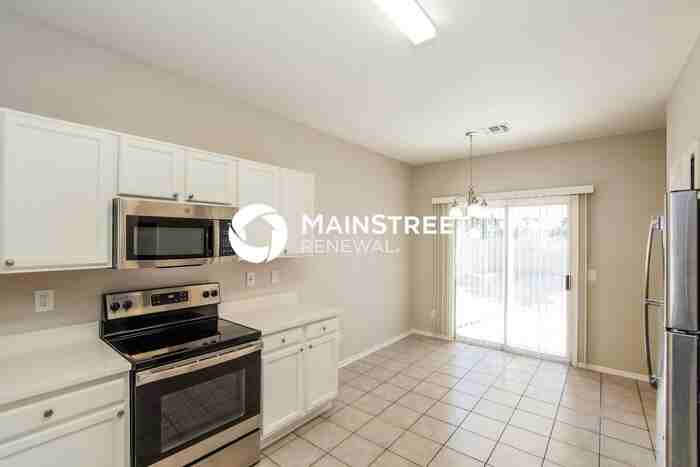 13137 W Calavar Rd - Photo 5 of 16