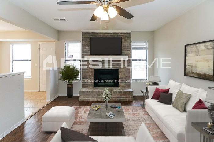 1513 Ne 6th St - Photo 5 of 15