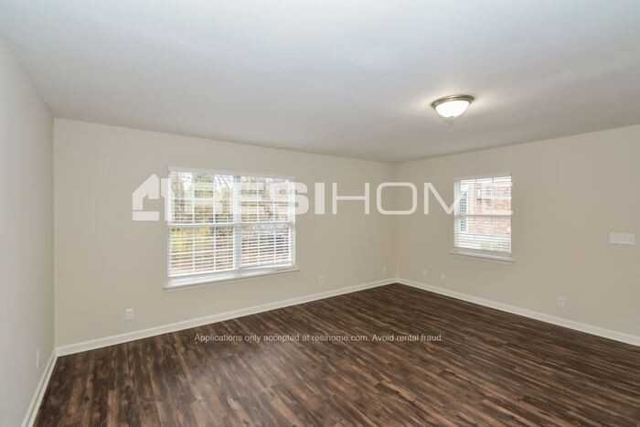 2203 Norman Ave - Photo 3 of 19