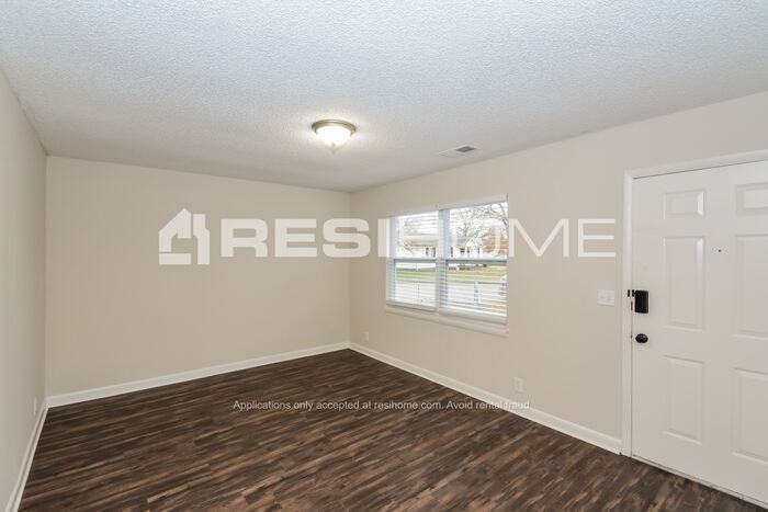 2203 Norman Ave - Photo 5 of 19