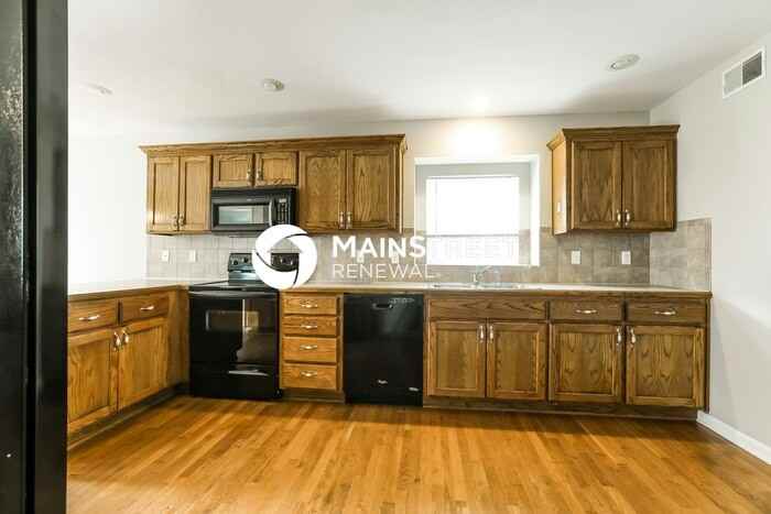 1402 Sloan Ave - Photo 6 of 17