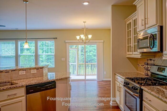 420 Durants Neck Ln - Photo 7 of 28
