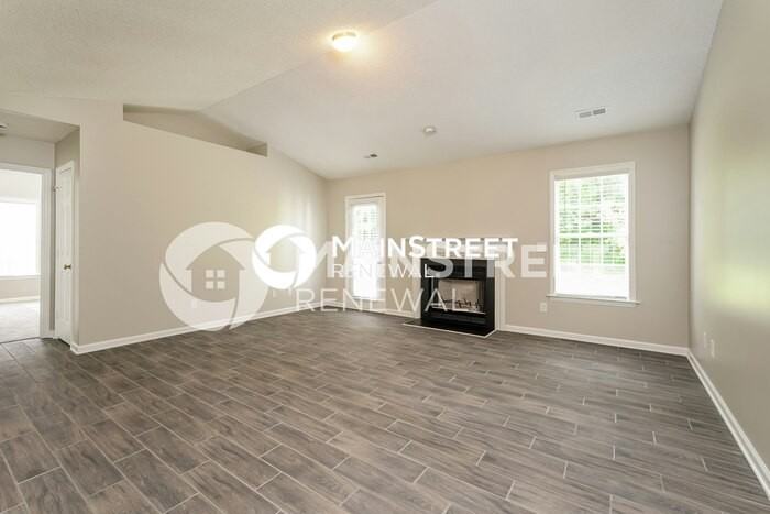 110 Hammond Dr - Photo 4 of 16