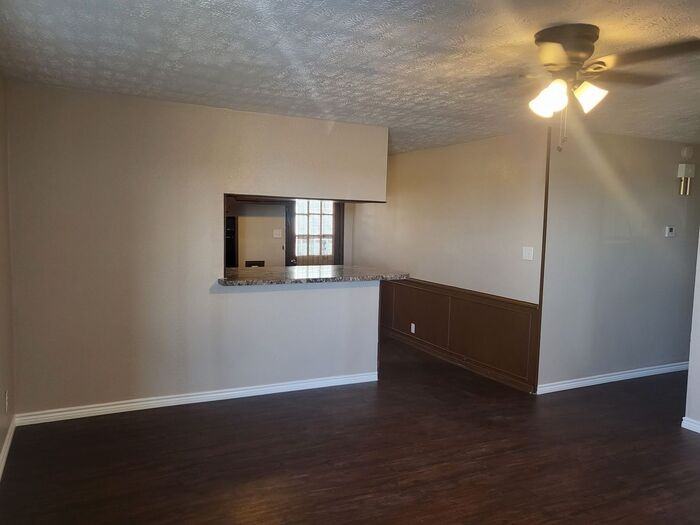 324 W Young St - Photo 5 of 18