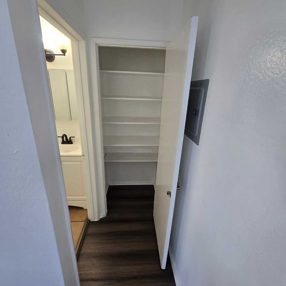1920 West 25th Street #208 - Photo 3 of 8