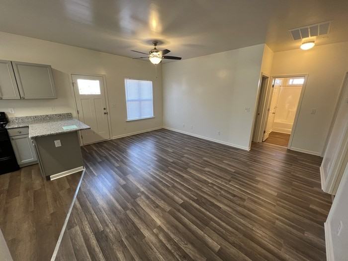 28 Nesbitt Dr #B - Photo 2 of 10