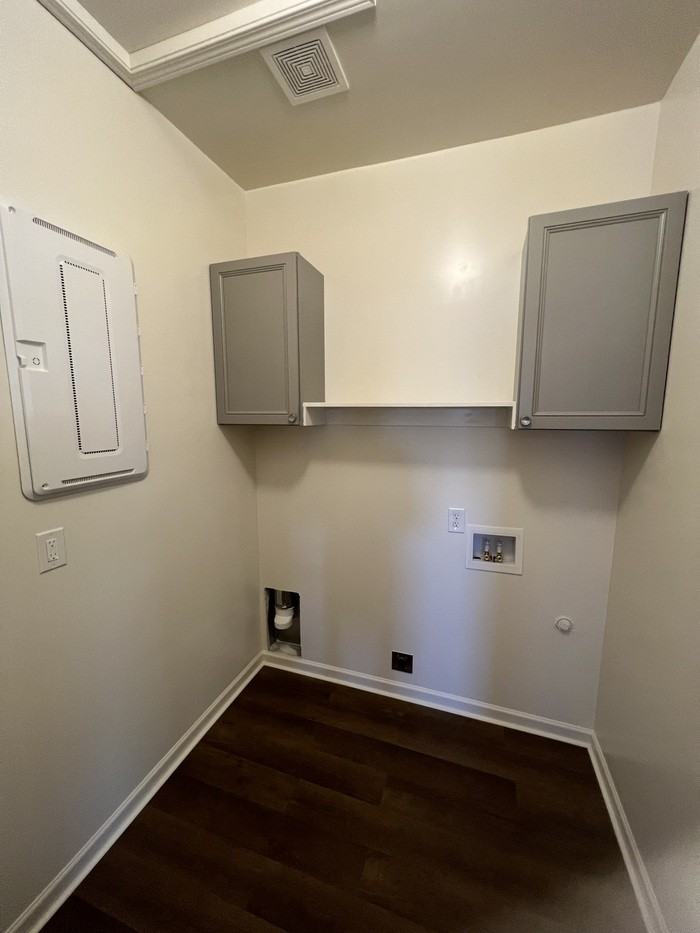 28 Nesbitt Dr #B - Photo 7 of 10