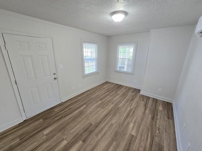 96 Cushing St #B - Photo 3 of 13