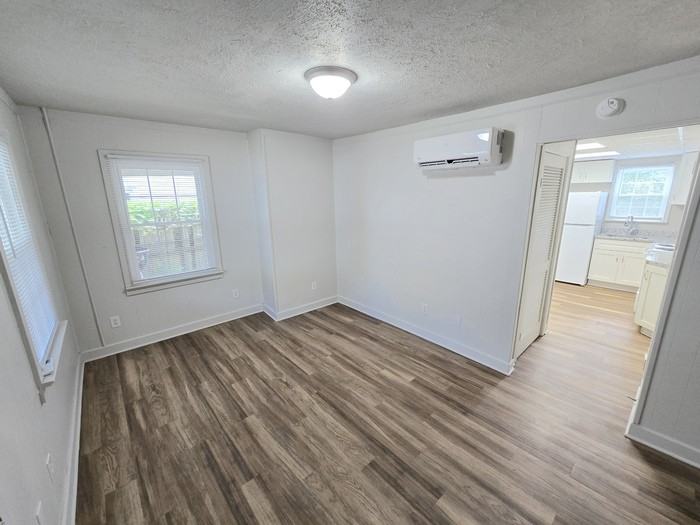 96 Cushing St #B - Photo 4 of 13